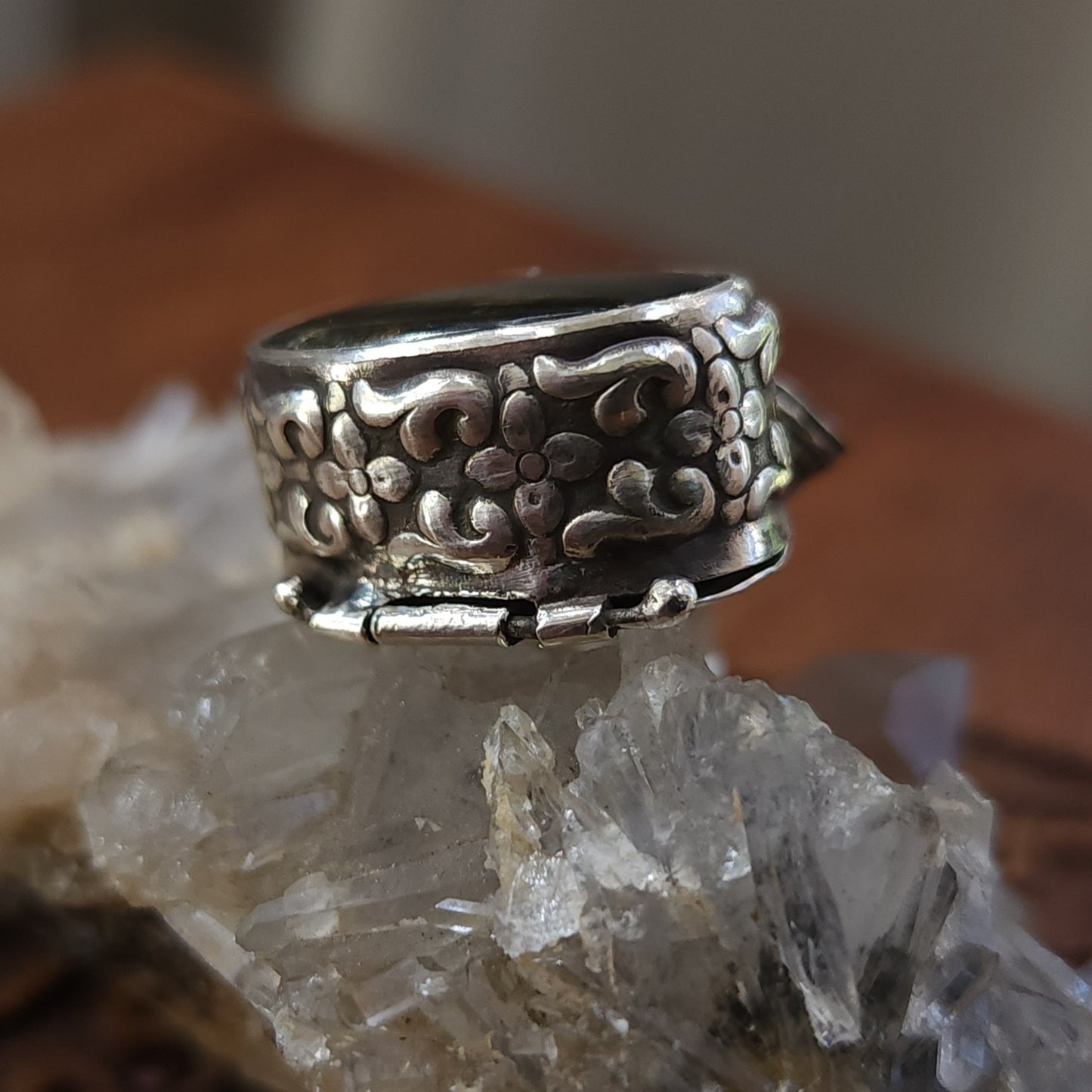 Spectrolite Treasure Keeper Pendant