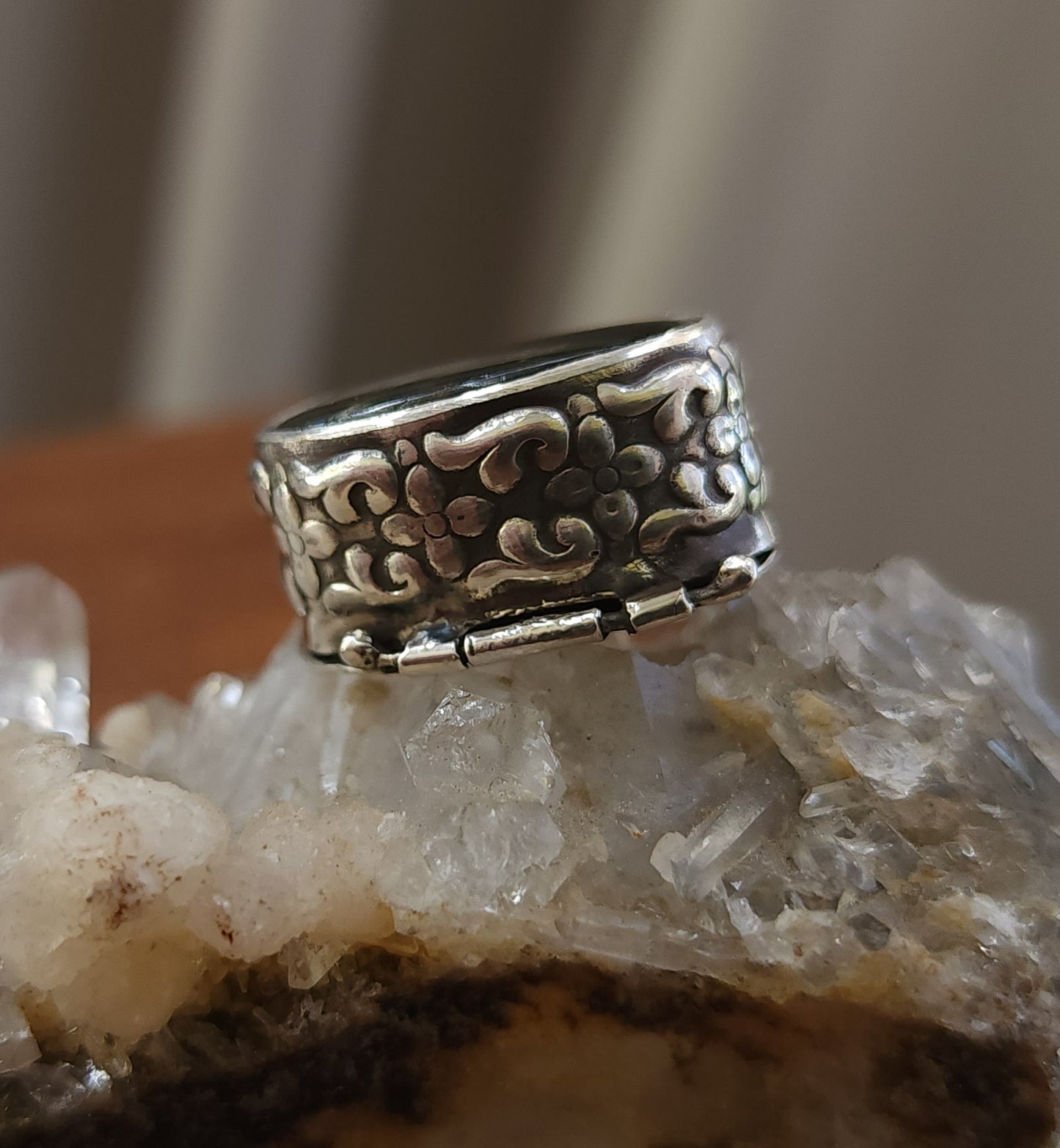 Spectrolite Treasure Keeper Pendant