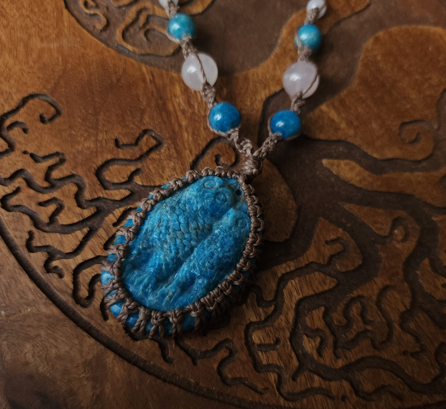 Apatite Owls Macrame Necklace