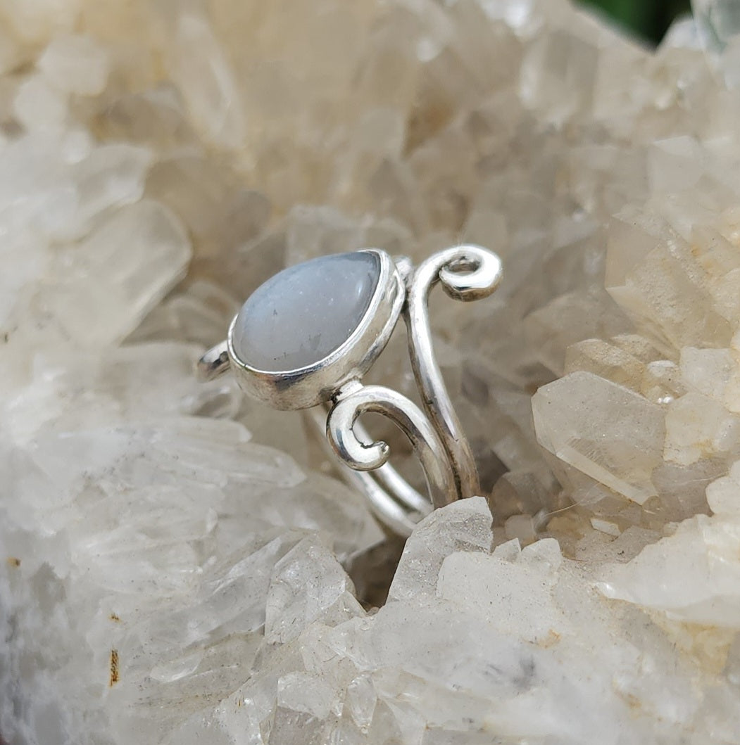 Sterling Silver & Moonstone Ring - Size 6.5