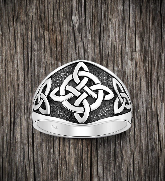 Witches Knot Ring