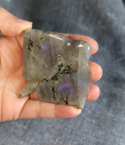 Labradorite Stingray Carving