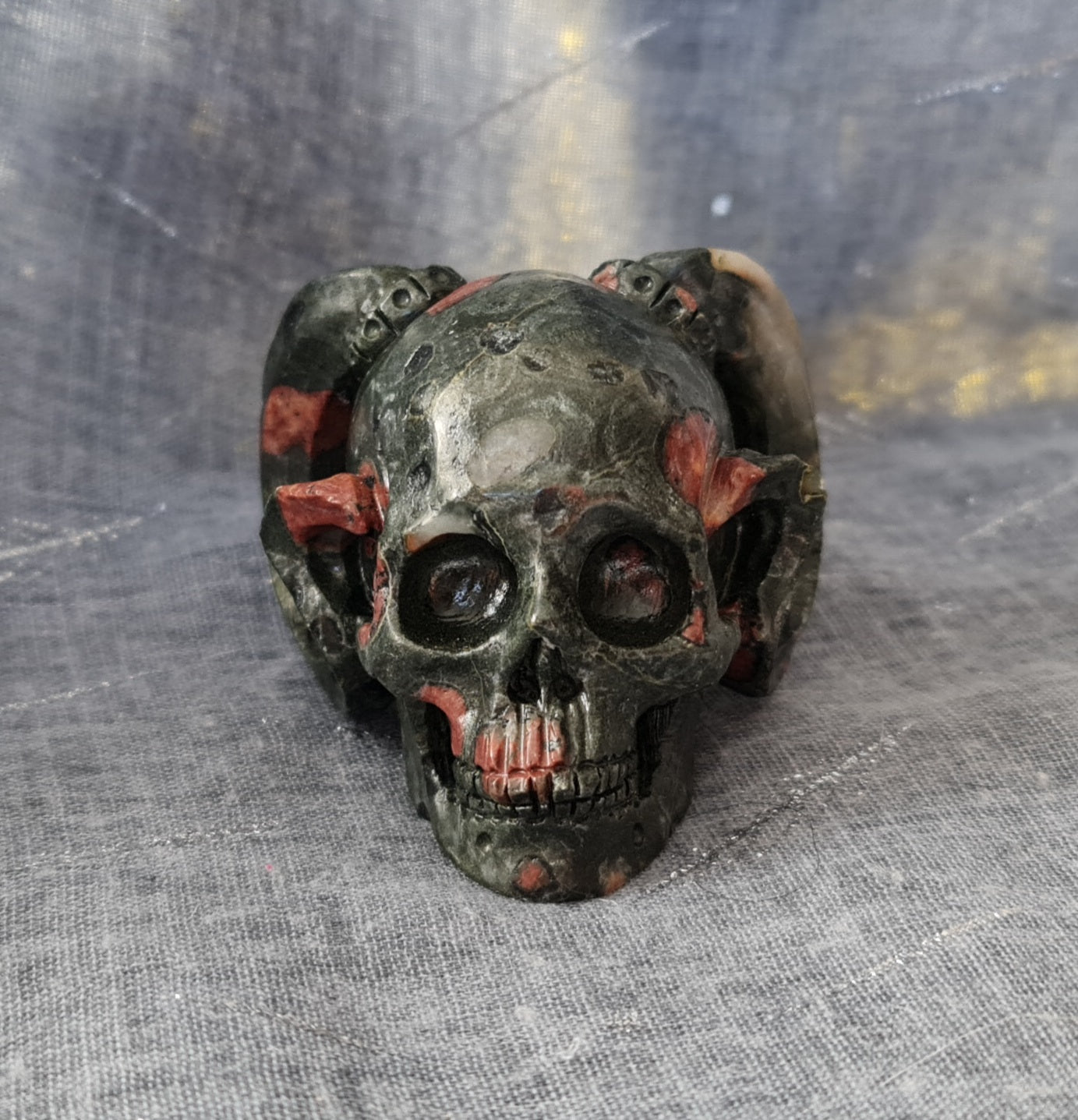 Bloodstone Horned Skull