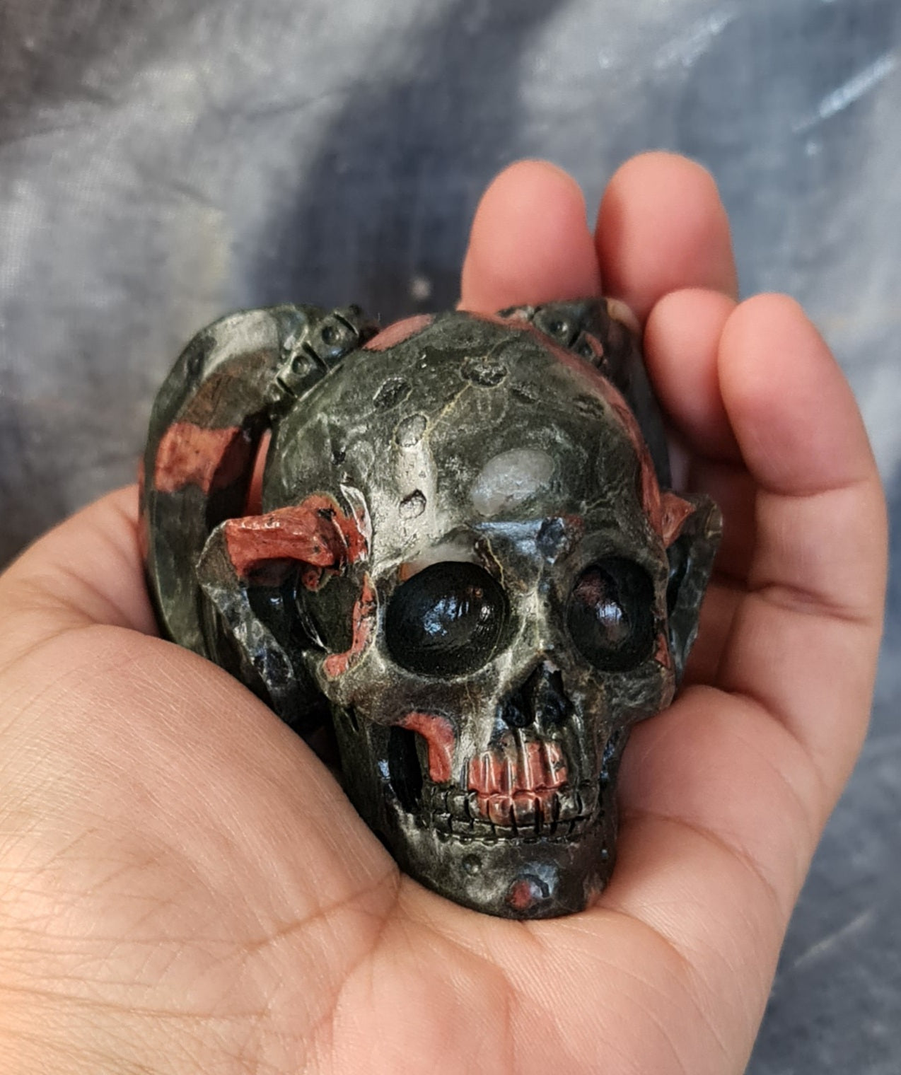 Bloodstone Horned Skull