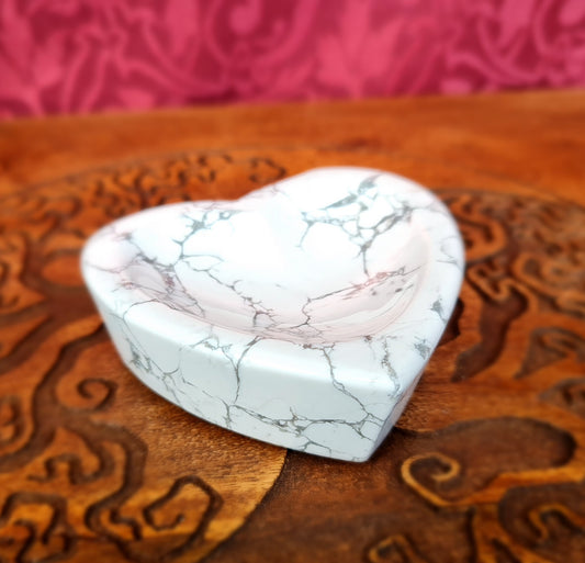 Howlite Heart Bowl