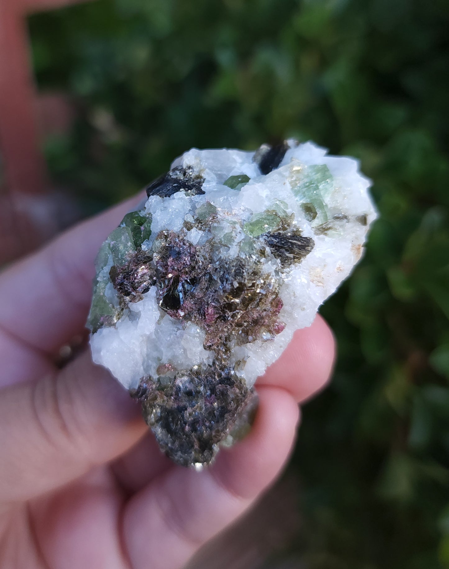 Chrome Diopside & Biotite Mica in Albite