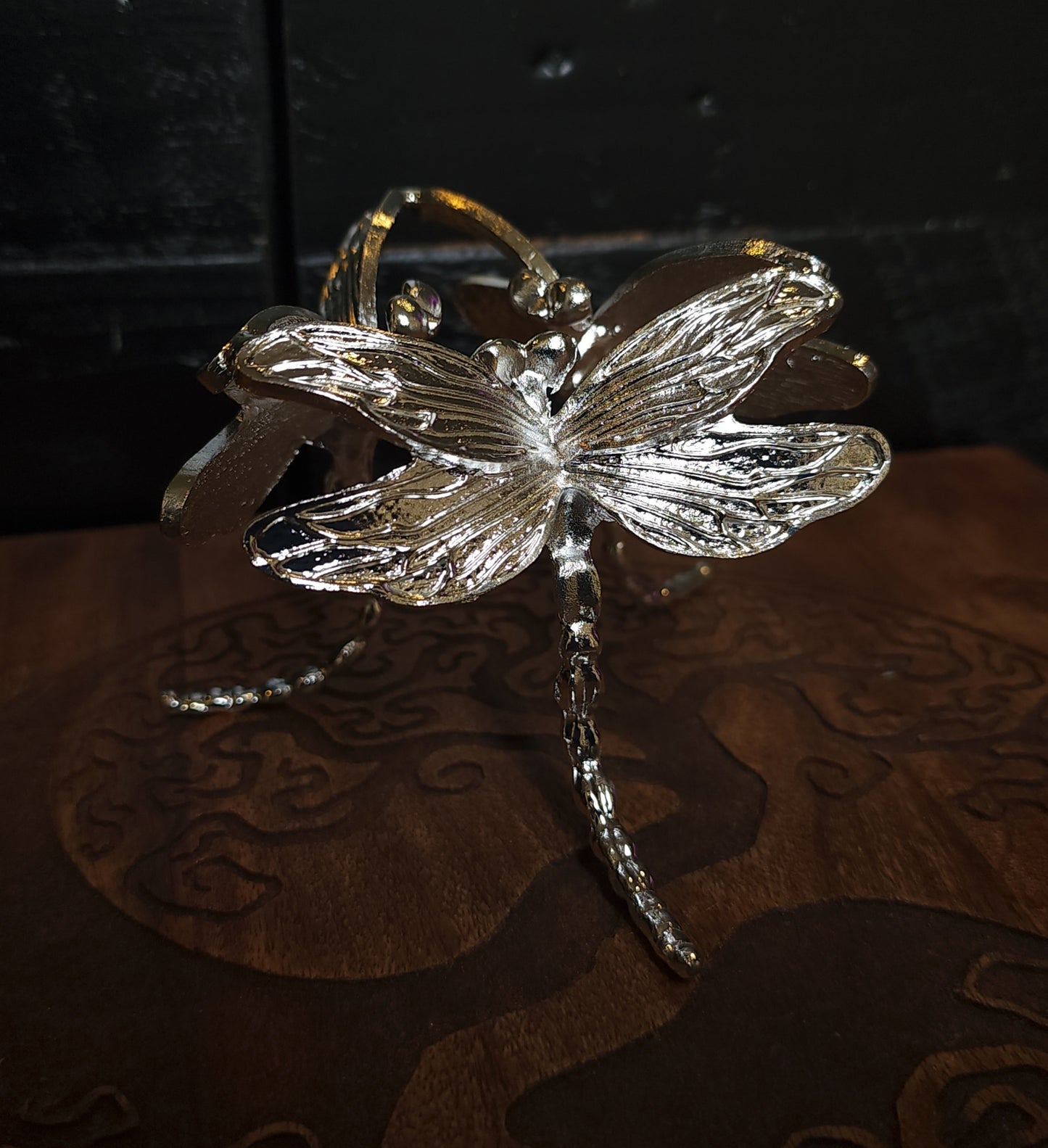Dragonfly Sphere Stand - Silver