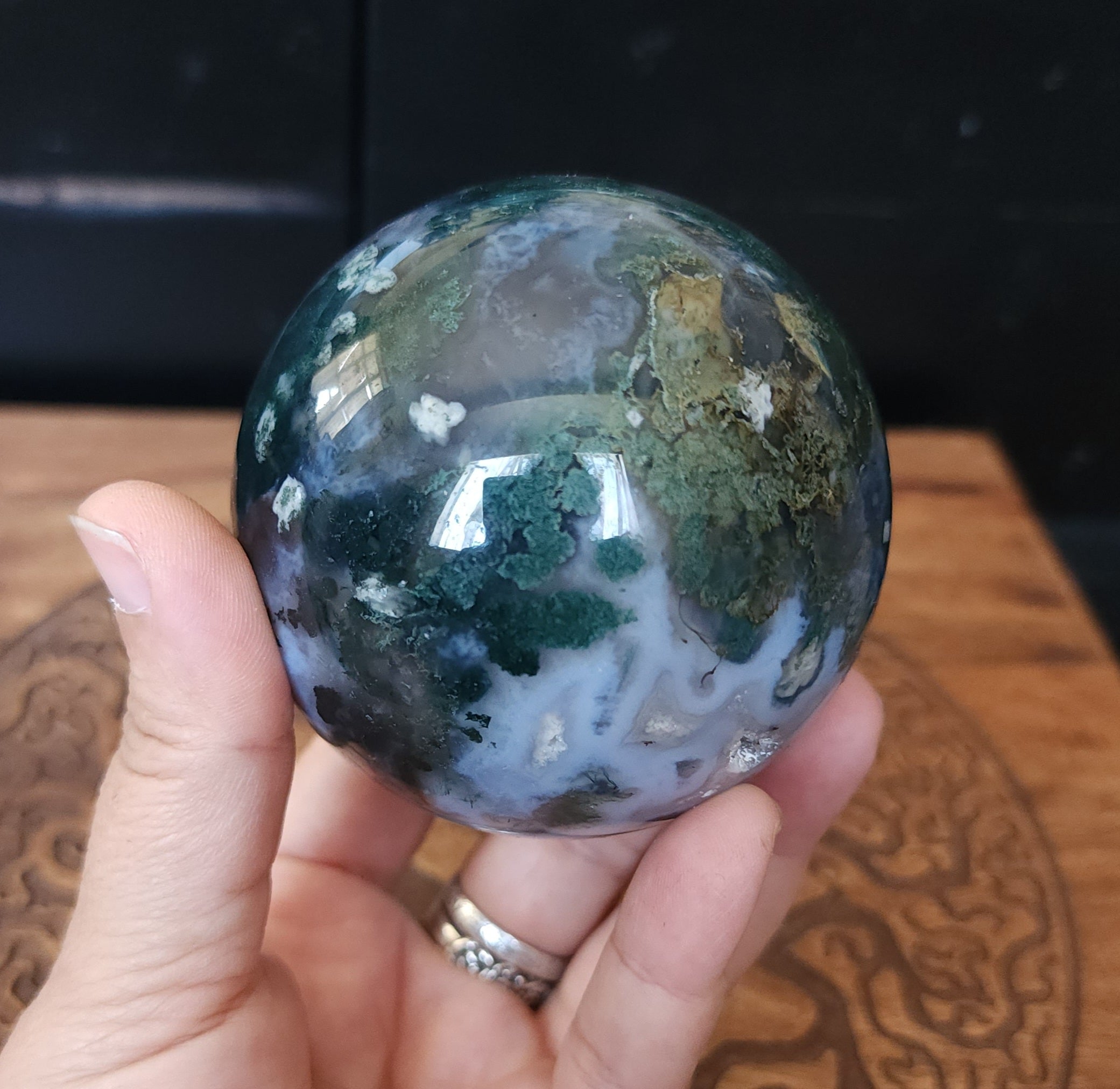 Store Moss agate sphere