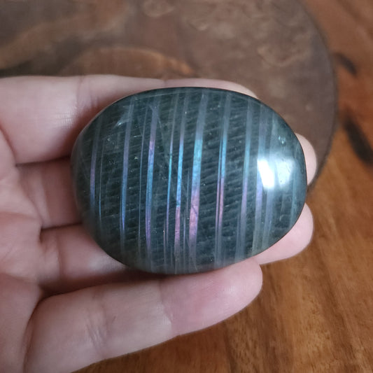 Unique Labradorite Palmstone