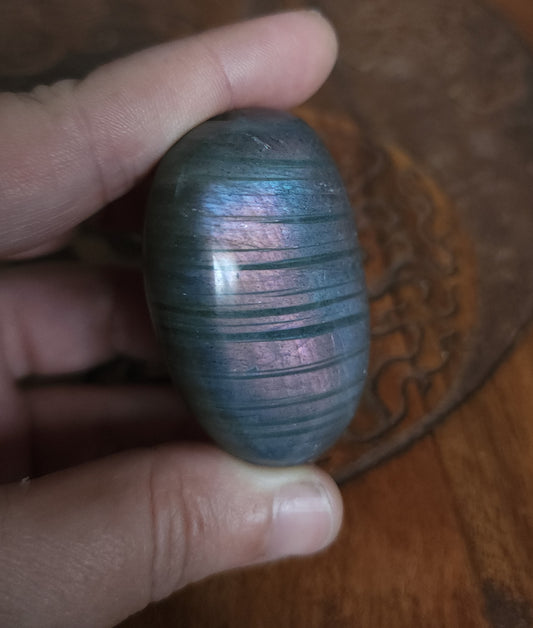 Unique Labradorite Palmstone