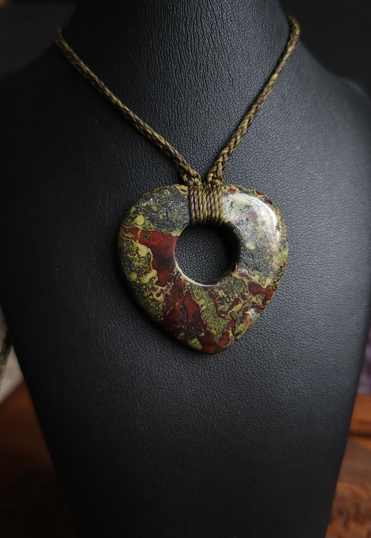 Dragon Blood Stone Macrame Necklace