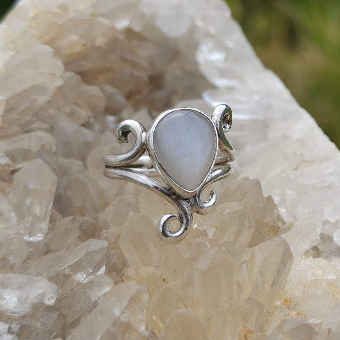 Sterling Silver & Moonstone Ring - Size 6.5