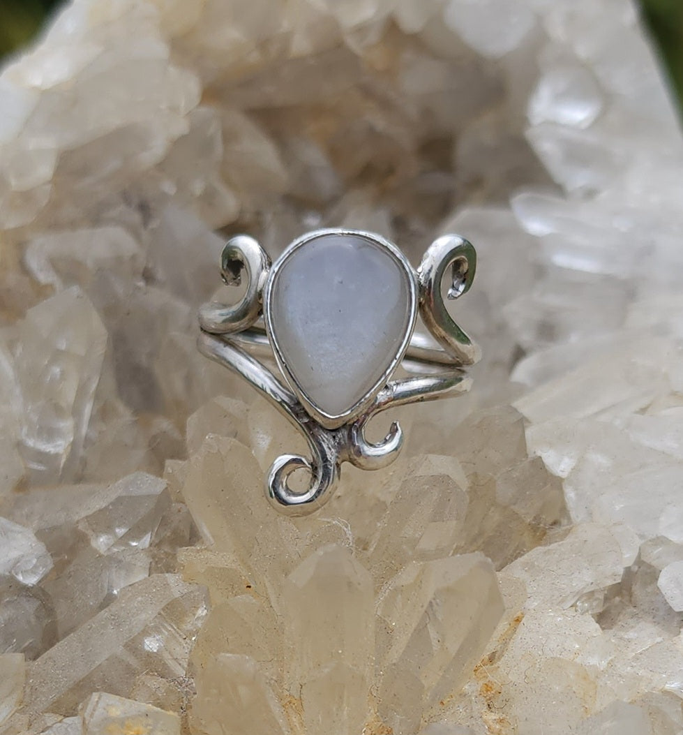 Sterling Silver & Moonstone Ring - Size 6.5