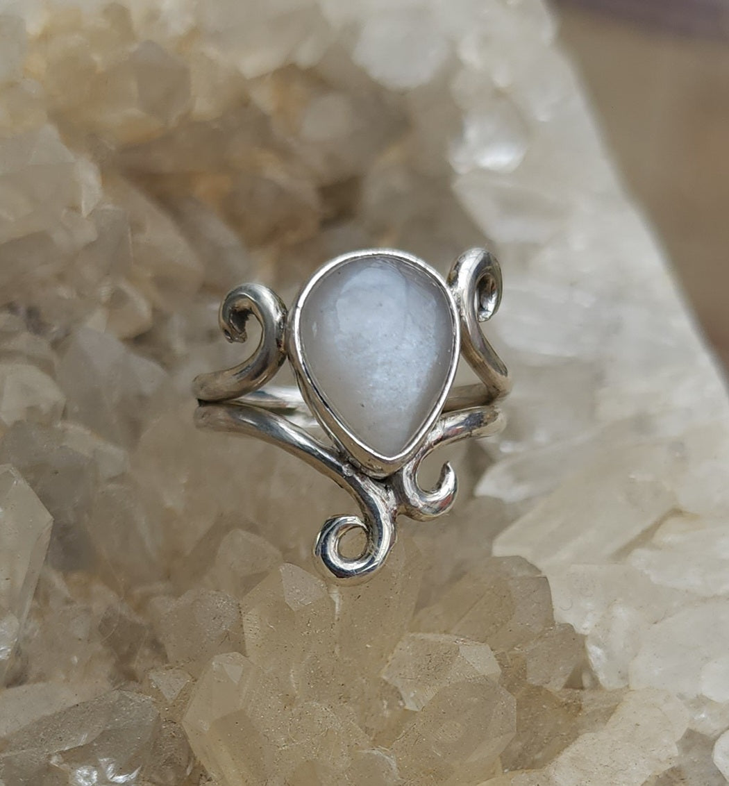 Sterling Silver & Moonstone Ring - Size 6.5