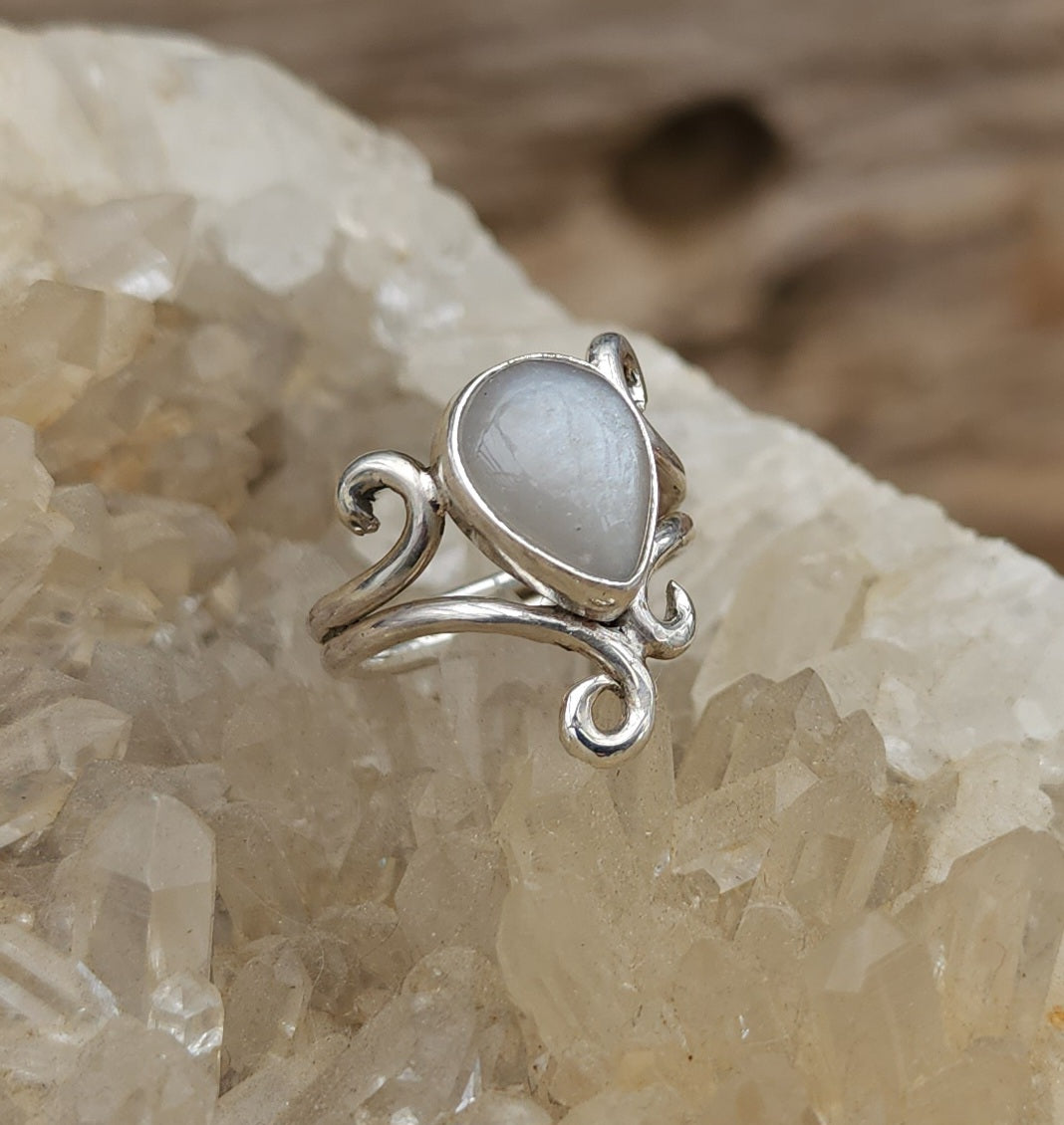 Sterling Silver & Moonstone Ring - Size 6.5