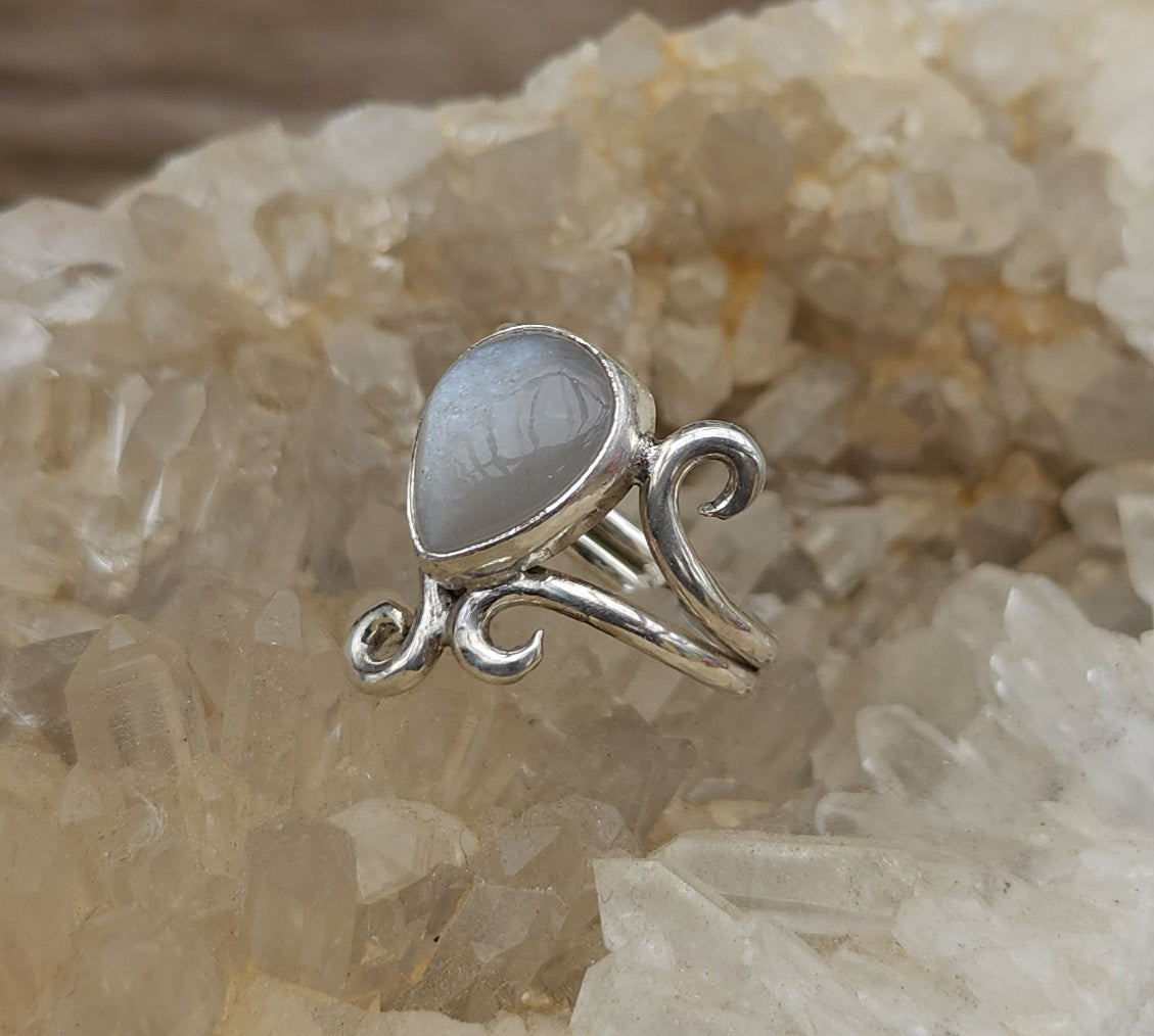 Sterling Silver & Moonstone Ring - Size 6.5