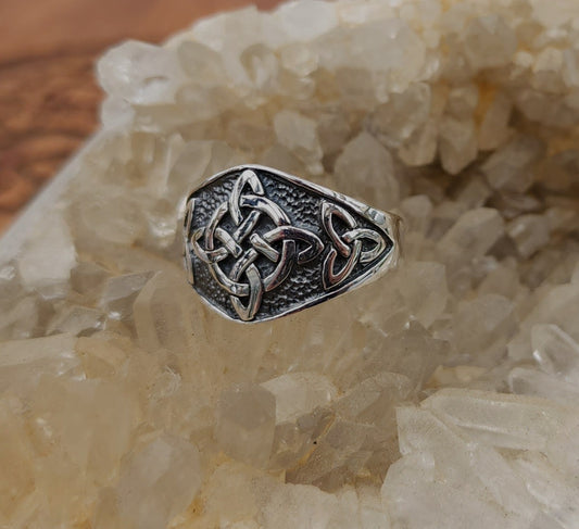 Witches Knot Ring
