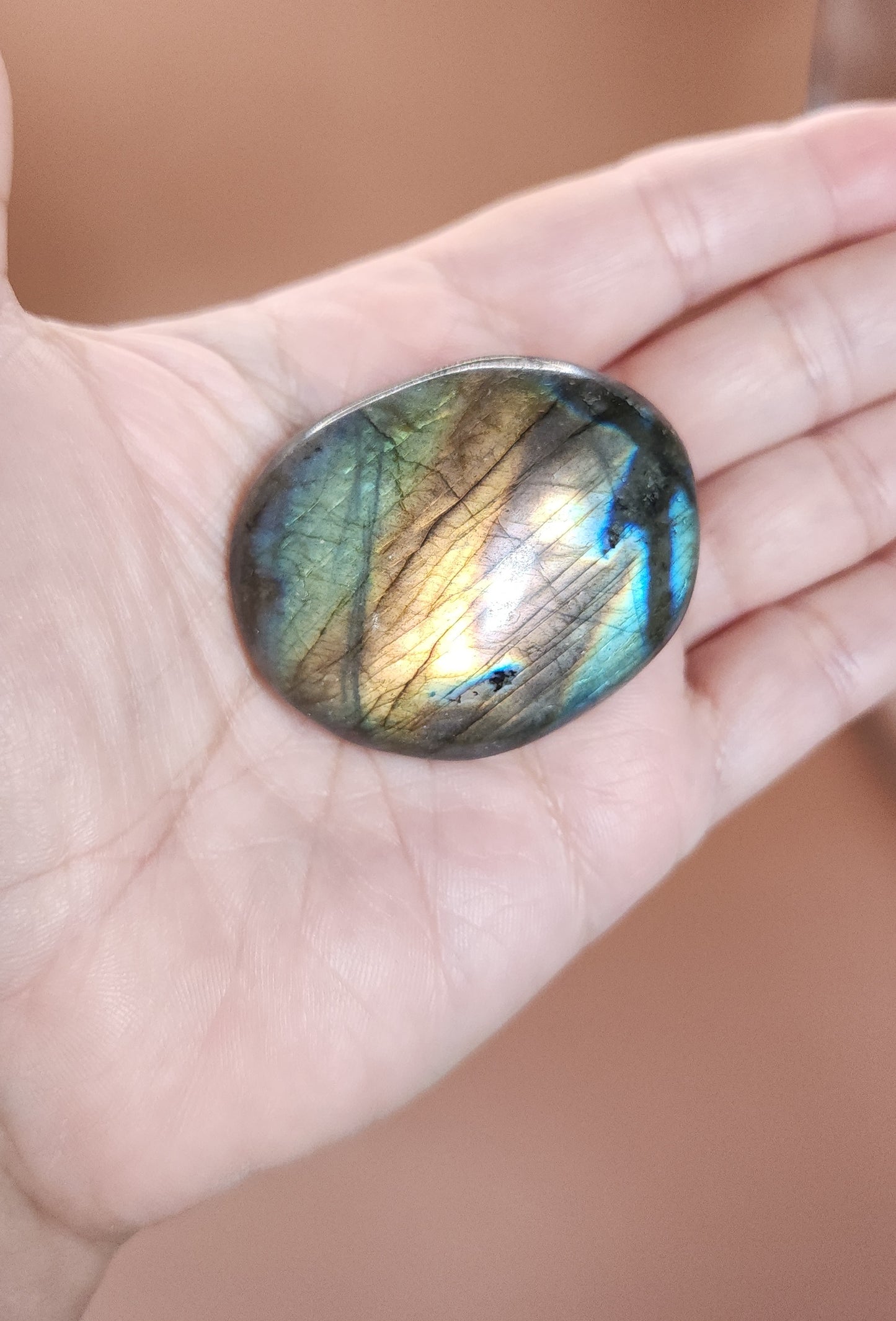 Labradorite Palmstone