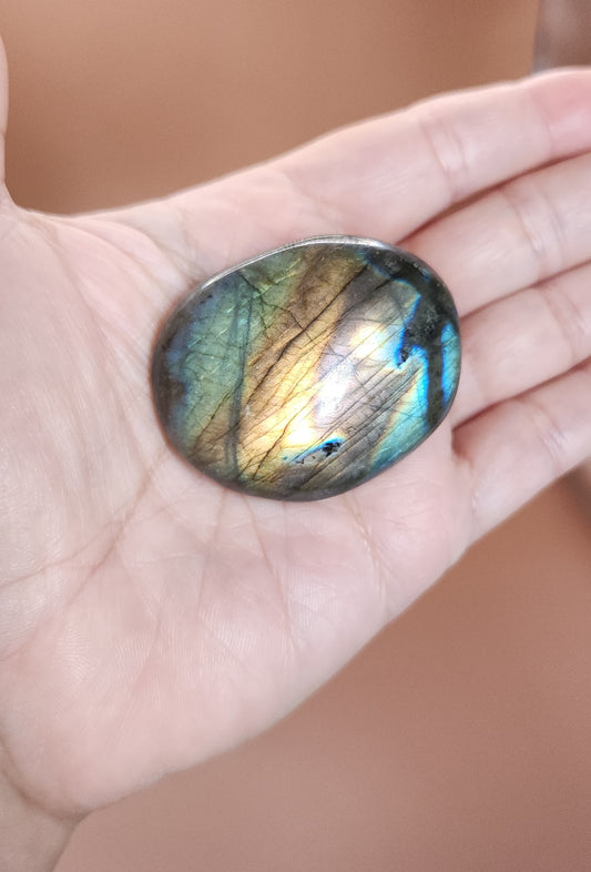 Labradorite Palmstone
