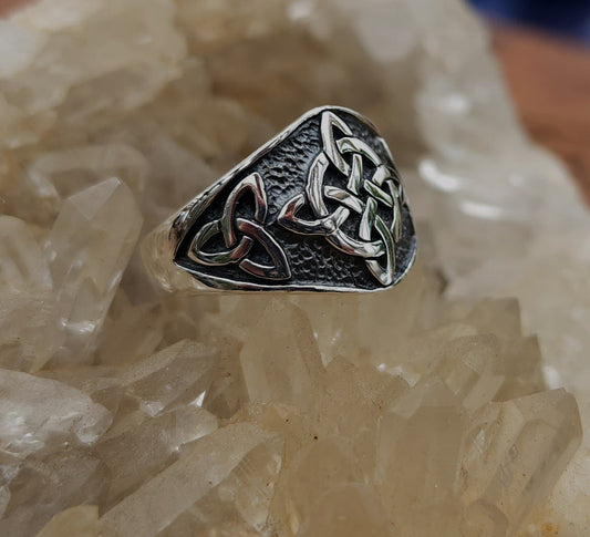 Witches Knot Ring