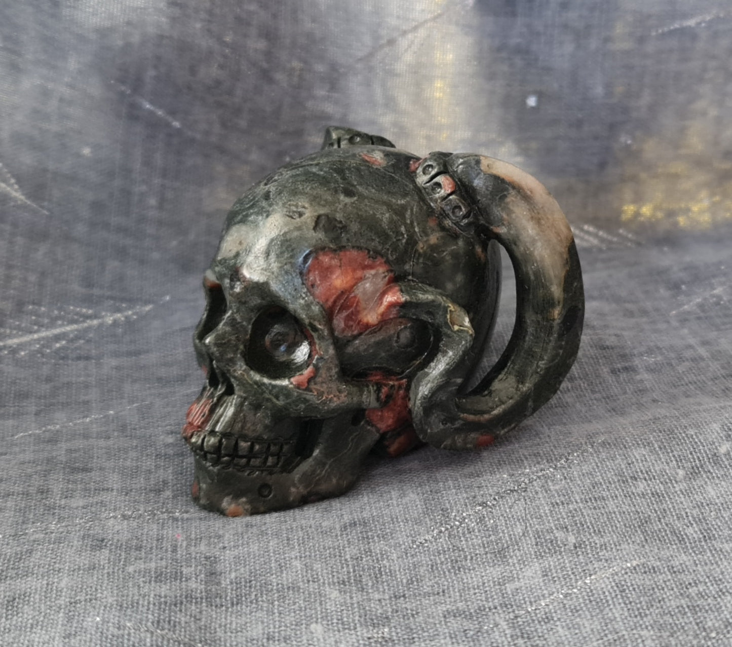 Bloodstone Horned Skull