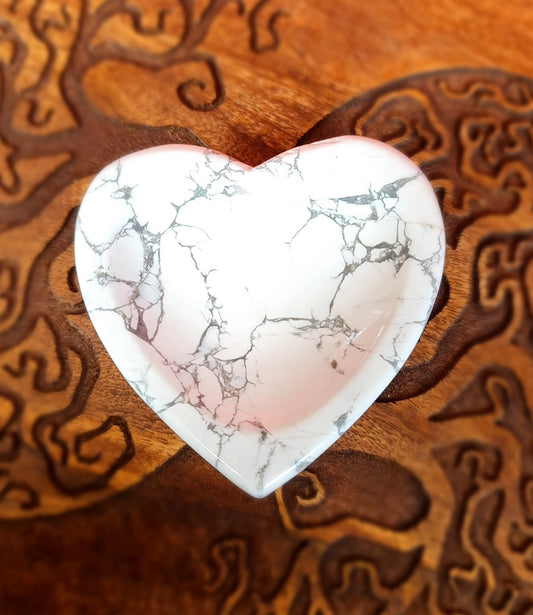 Howlite Heart Bowl
