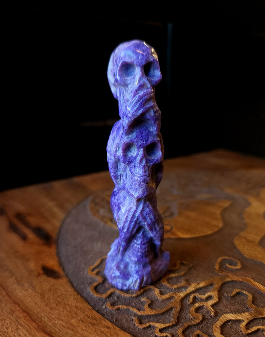 Three Wise Skulls Totem - Charoite