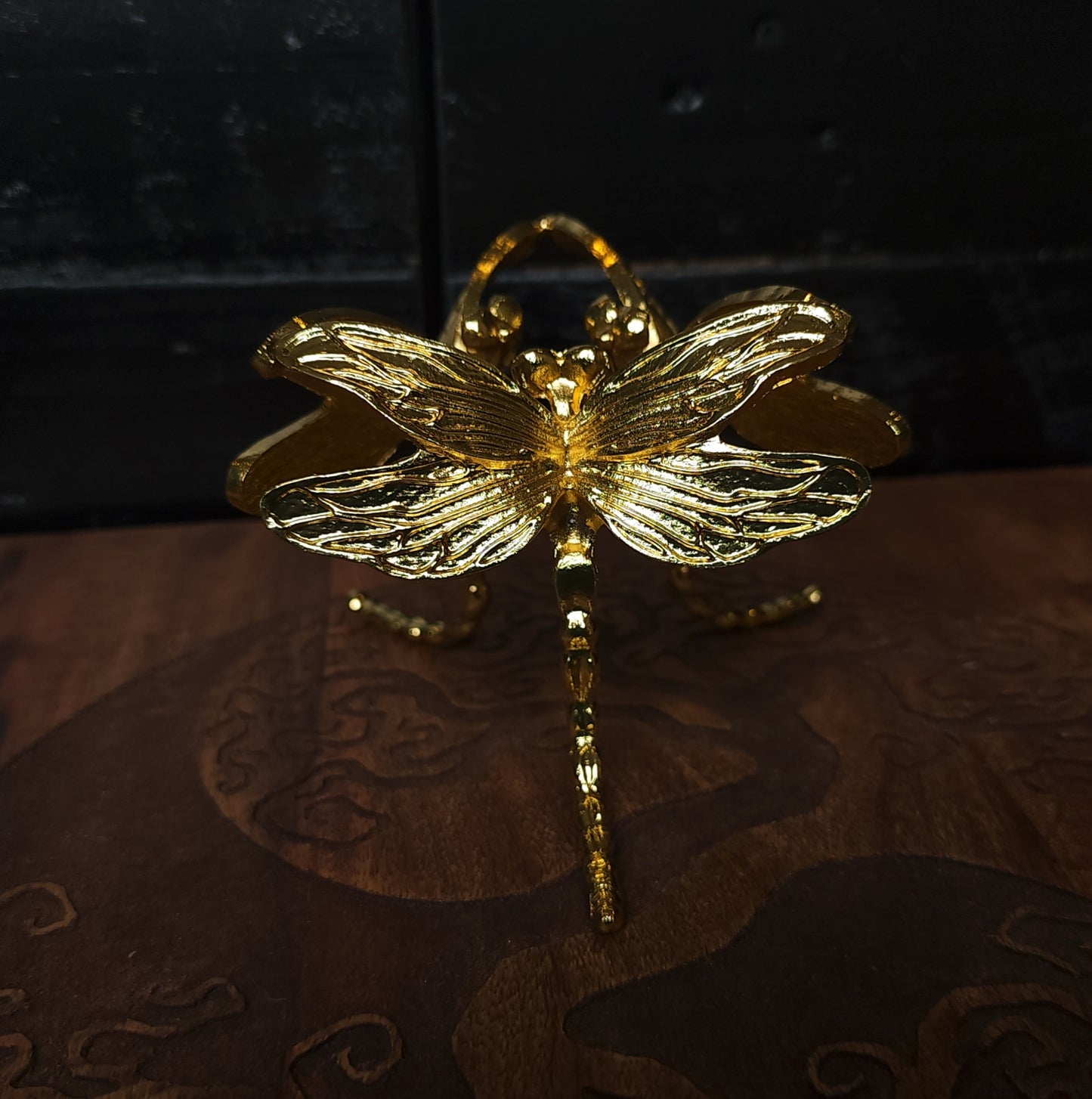 Dragonfly Sphere Stand - Gold